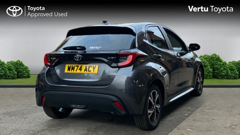 Toyota Yaris 1.5 Hybrid Design 5dr CVT Hybrid Hatchback